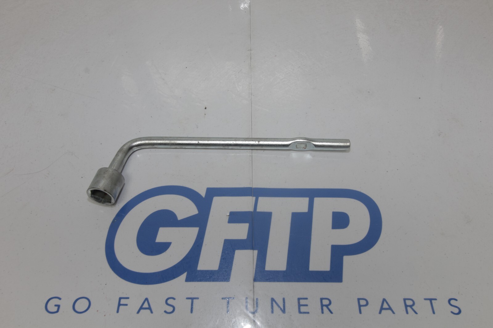 0815 MITSUBISHI EVO X 10 EVOLUTION OEM LUG WRENCH NUT BREAKER BAR TOOL