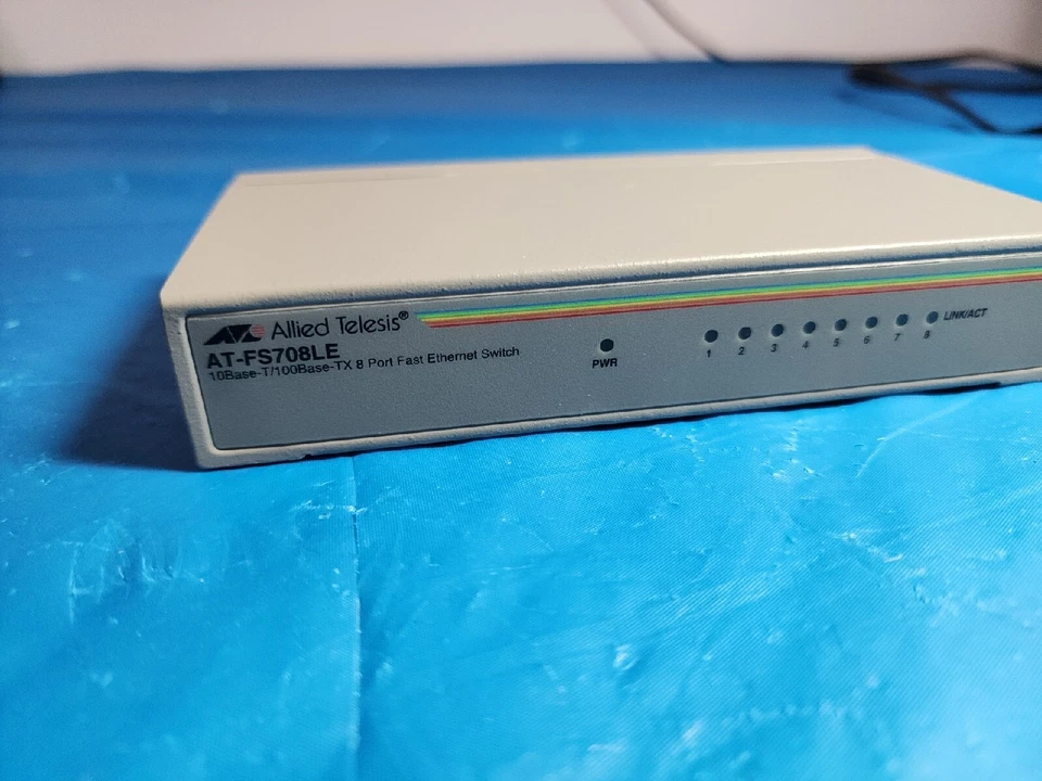 Allied Telesis AT-FS708LE-10 8-port 10/100Base-TX Fast Ethernet Switch - Image 3 of 4