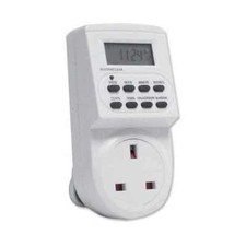 24 Hour 7 Day Digital Electronic Electric LCD Plug in Timer Switch Socket