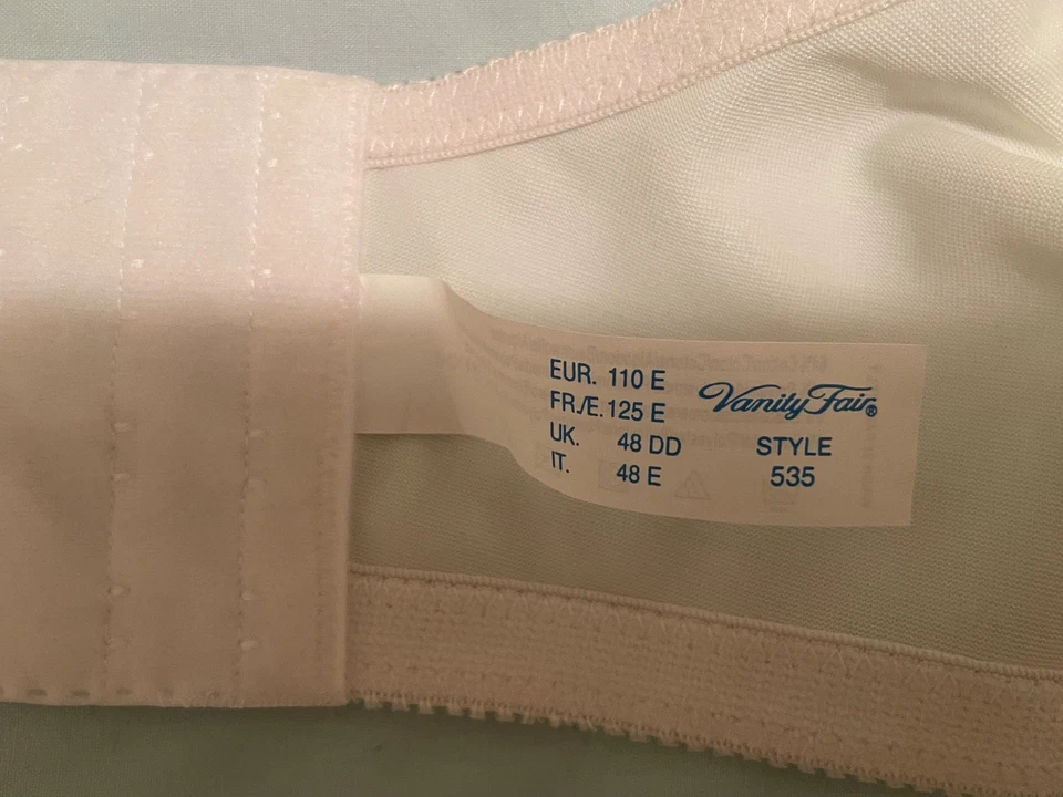 ladies white vanity fair bra, size 48DD - Image 2 of 3