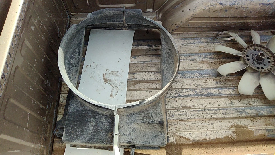 Silverado 1500 1999-2004 cubierta del ventilador de refrigeración del radiador carcasa de plástico original 5,3 l Foto 4 de 4