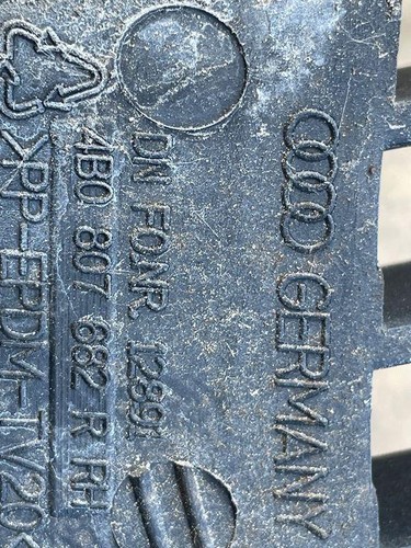 AUDI A6 Avant 4F5, C6 Nebelscheinwerferverkleidung 4B0807682R 2.50 33210266