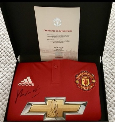 BRANDNEU - Manchester United signiertes komplettes Team Heimtrikot, Präsentationsbox & Echtheitszertifikat