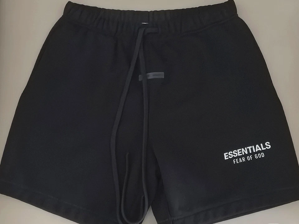 2025 年春夏 Fear of God Essentials 经典运动短裤“Jet Black” — 第 4/4 张图片