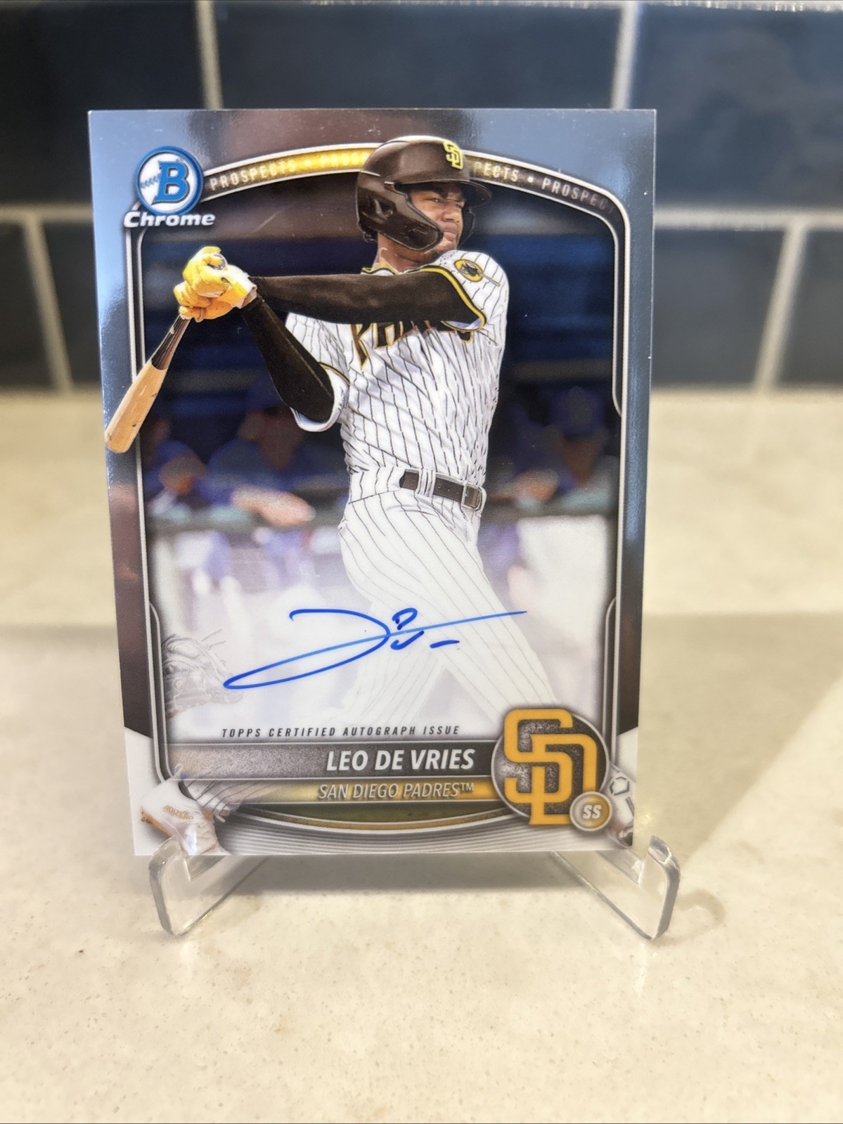 2025 Bowman - Chrome Prospect Autographs Leo De Vries #CPA-LD (AU, RC)