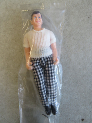 1975 TONKA MIGHTY SCHOOL BUS / CAMPER MAN W/ PLAID PANTS WHITE SHIRT 5'' FIGURE