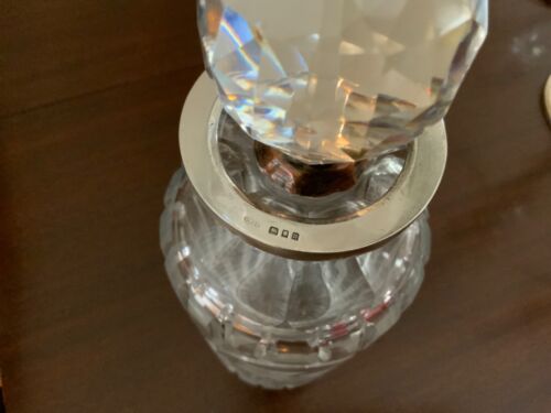 ANTIQUE ENGLISH SINGLE LOCK BOTTLE TANTALUS /DECANTER - BETJEMANN HALLMARKED - Picture 4 of 15