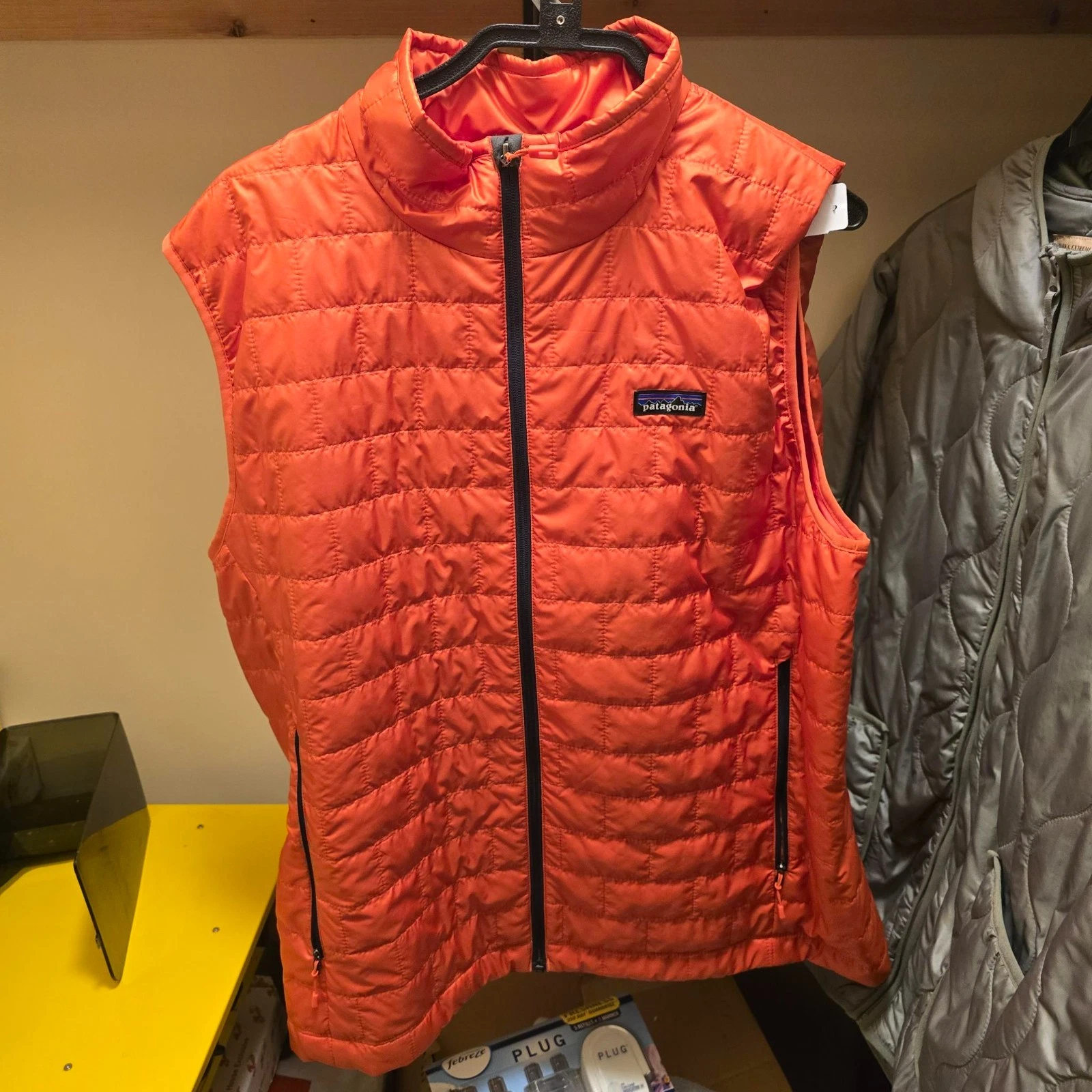 Patagonia Men’s Nano Puff Vest Metrics Orange NWOT XL Fall 2021 84242 Insulated - product detail image 1