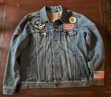 Levi's Patch Trucker Jacket Distressed Denim size L