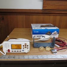 Icom M330 White Marine VHF w/ Bracket, Power Cable - Clean, MMSI Clear, Working