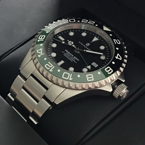 Steinhart Ocean One GMT Black/Green Ceramic 300m Dive Watch - 42mm - Picture 2 of 8