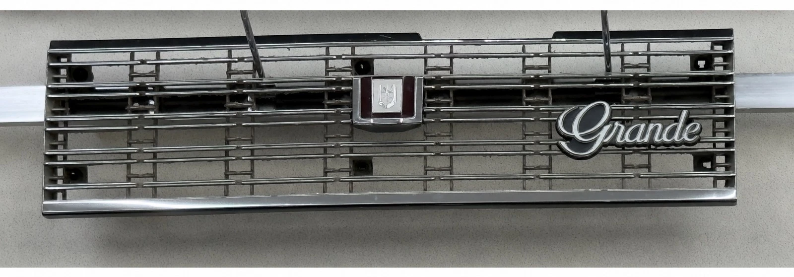 Toyota Mark II GX71 Grande genuine front grille