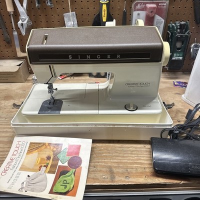 Vintage Singer Creative Touch Fashion Machine 1030 Sewing Machine With Case