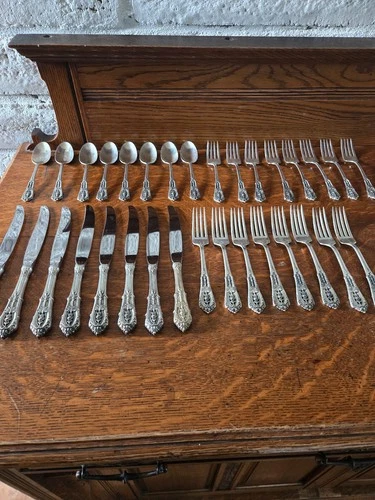 ROSE POINT by Wallace Sterling Silver FlatWARE set for 8.  32 pcs Original Owner