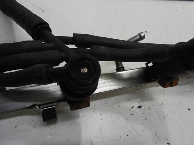 96-99 BMW E36 M44 1.9l Engine Fuel Injector Rail With Injectors 