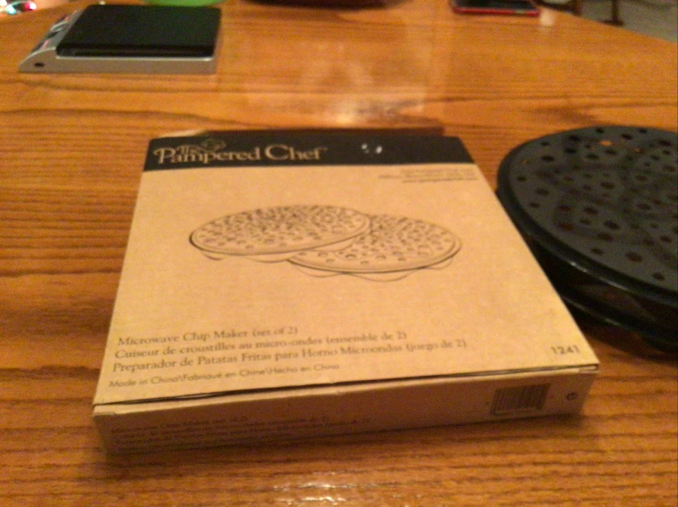 The Pampered Chef Microwave Chip Maker Set of 2 #1241 - Image 2 of 3