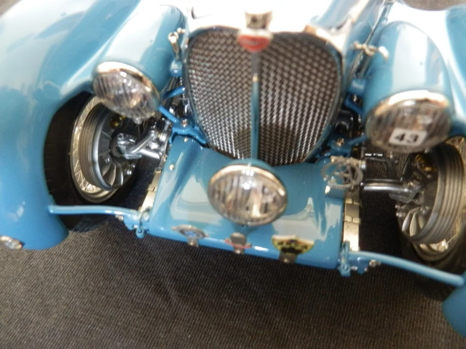 CMC M-129 Bugatti 57SC Corsica Roadster Sport Version 1938 1:18 - Immagine 3 di 4