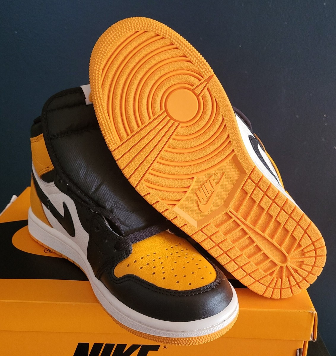 NEW AUTHENTIC AIR JORDAN 1 RETRO HIGH OG NEW AUTHENTIC AIR JORDAN 1 RETRO HIGH OG