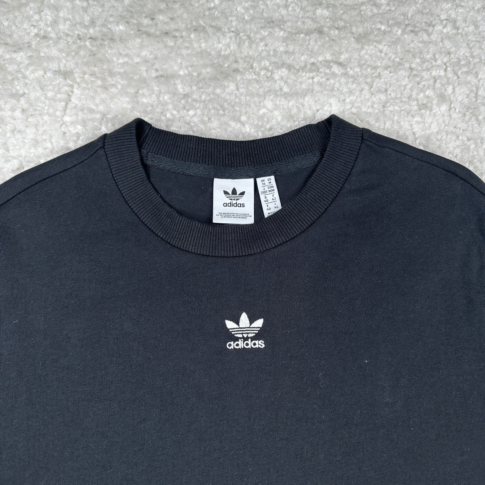 adidas middle logo t shirt