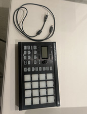 Native Instruments Maschine Mikro MK2 Black 16-Pad USB Sampler Sequencer