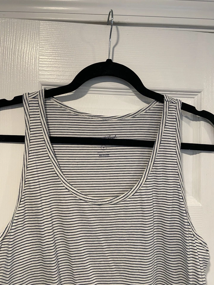 Camiseta sin mangas Universal Thread talla M Lafayette espalda deportiva azul marino blanco a rayas dobladillo redondo Foto 2 de 4