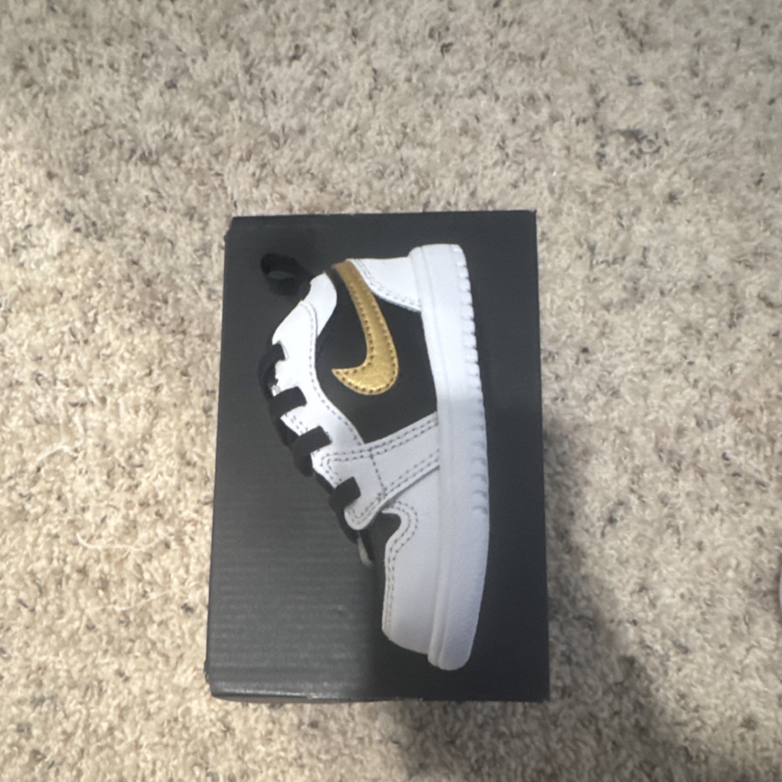 Jordan 1 Low ALT (TD) Baby Shoes White/Metallic Gold/Black DR9747-172 Size 5c thumbnail 5