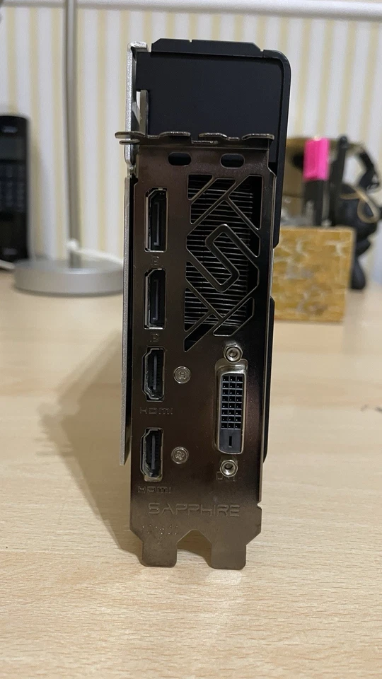 SAPPHIRE PULSE Radeon RX 570 8GB GDDR5 Scheda Video (11266-36) - Immagine 3 di 4