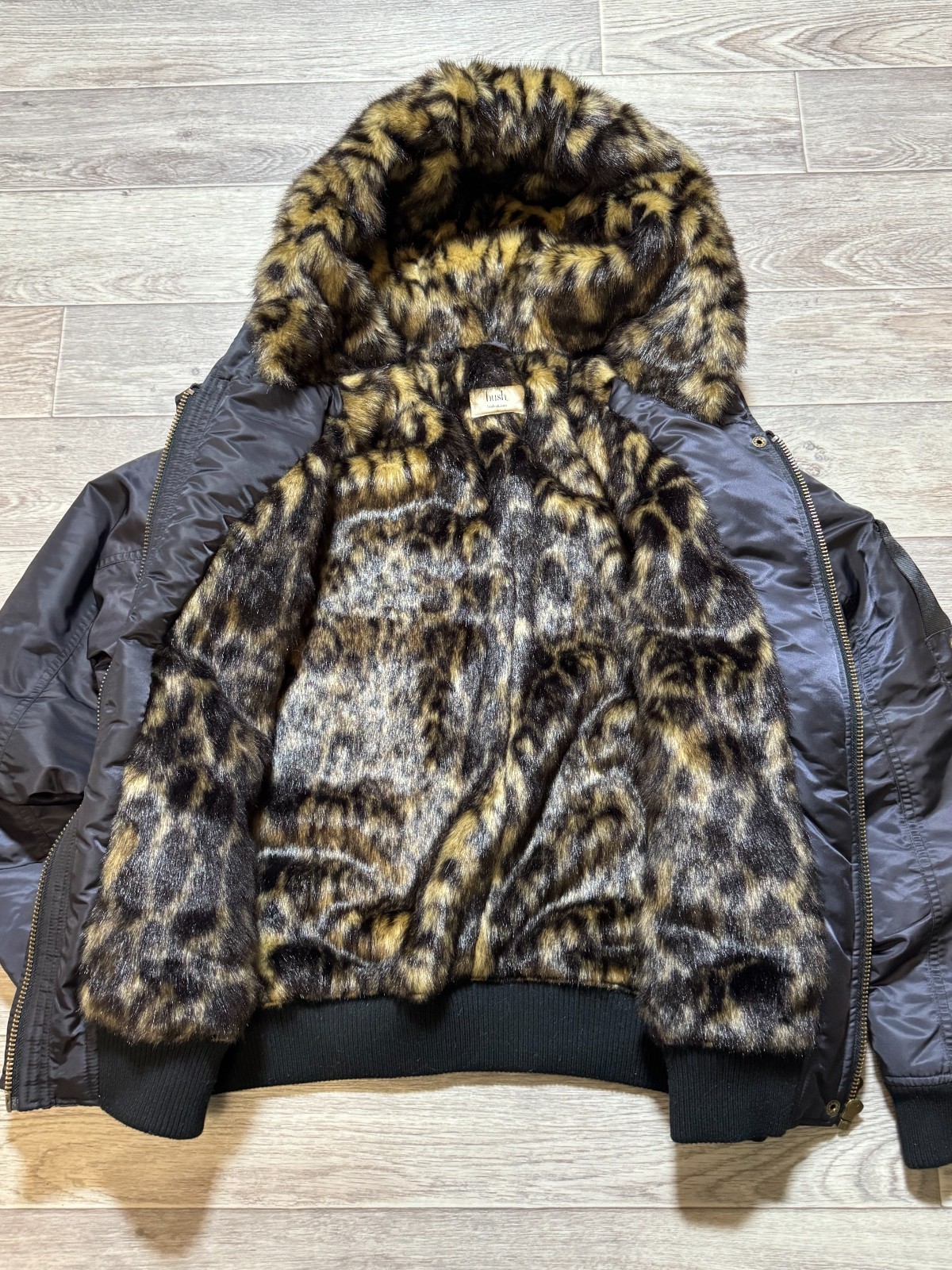 Alaska Leopard Pattern Y2K Bomber Jacket - image 5