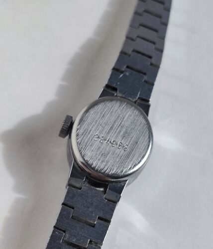 Vintage Women's Bracelet Watch CHAYKA 17 stones caliber 1301 USSR - Picture 4 of 9
