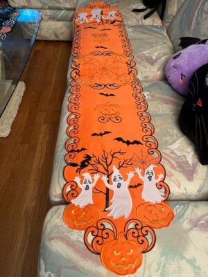 HALLOWEEN ORANGE & BLACK PUMPKINS & GHOSTS & BATS TABLE RUNNER 68'' X 12'' - NWT
