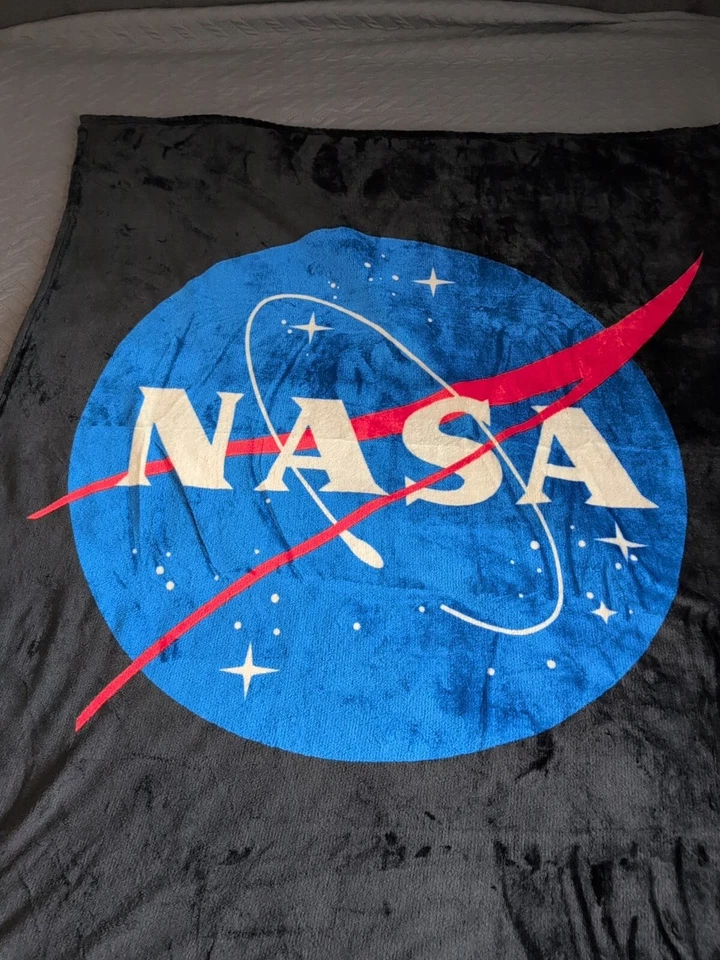 NEW NASA 100% Polyester Knit Fleece Blanket 50"x60" - Image 2 of 4