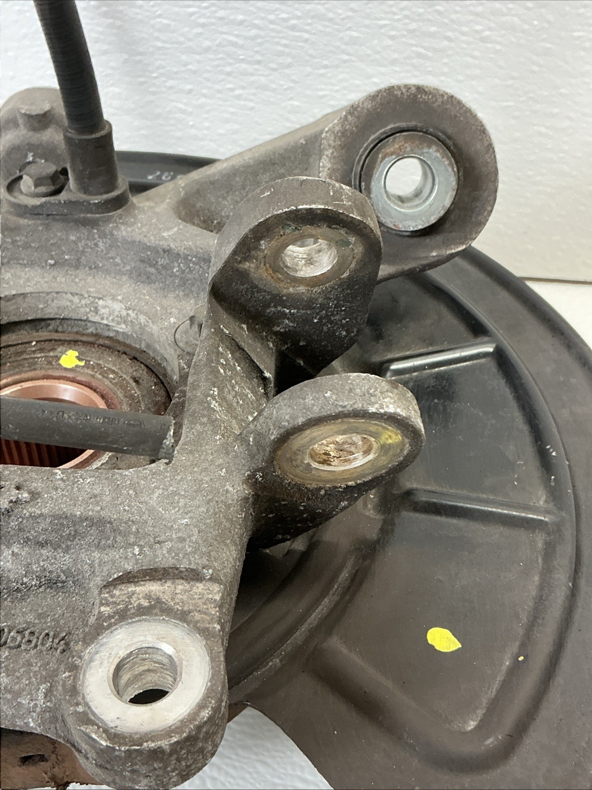 14-17 MASERATI QUATTROPORTE Rear Left Spindle Knuckle Hub Bearing Assy