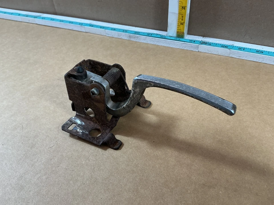 Cadillac DeVille 1977-1985 manija de puerta interior trasera derecha lado pasajero Foto 4 de 4