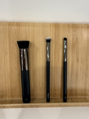 KIKO Milano Face 02concealer 06foundation 54eyeshadow contour