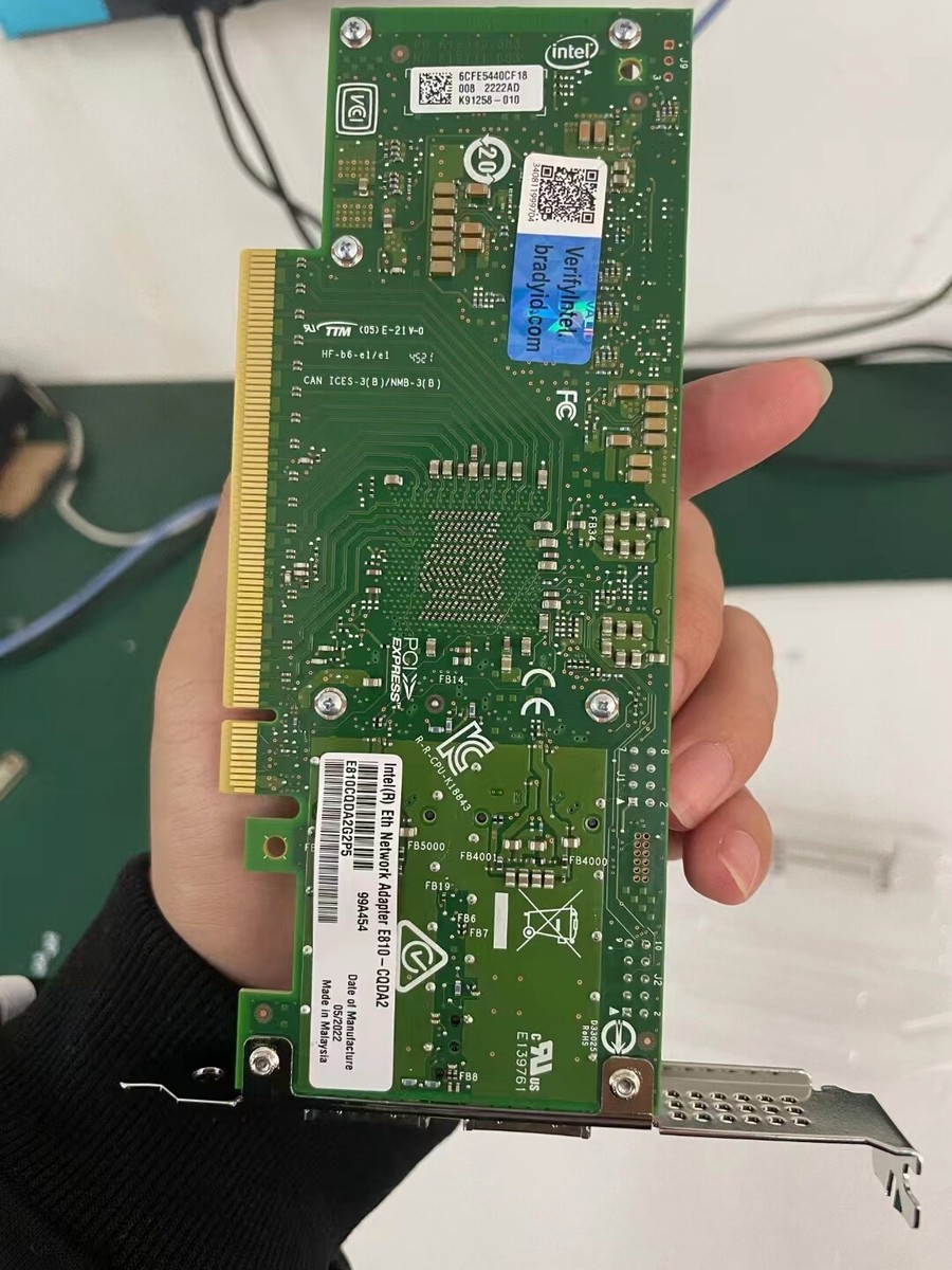 Intel Carte réseau Ethernet ® E810-CQDA2 (E810CQDA2