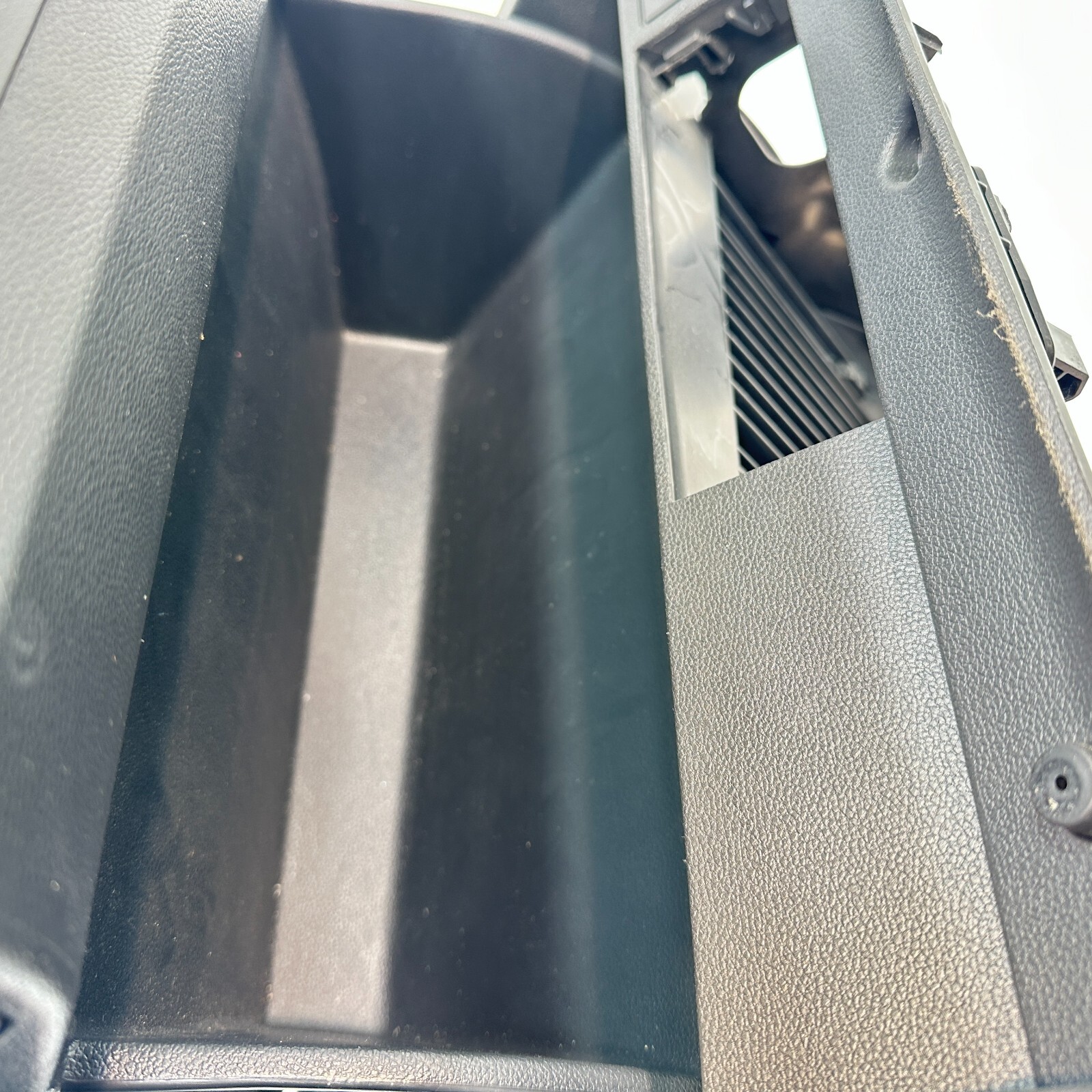 VOLKSWAGEN ATLAS 2018-2023 DASH DASHBOARD GLOVE BOX STORAGE COMPARTMENT OEM