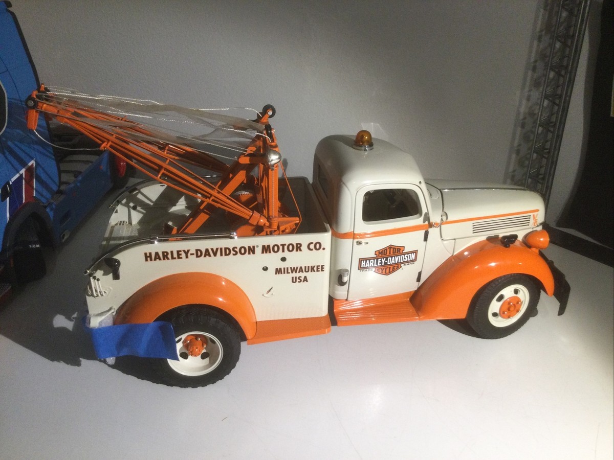 オリジナル HARLEY-DAVIDSON 1940 FORD WRECKER 1:16 ミニカー - www