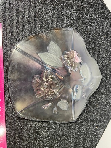 Mikasa Crystal Calypso Fruit Bowl with Raised Floral Design - Picture 3 of 5