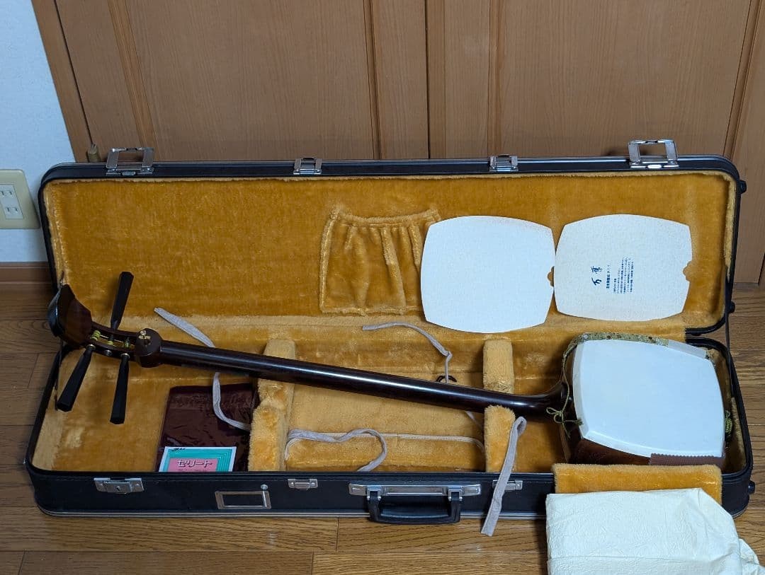 Hosozao Shamisen Japanese Traditional Musical Instrument with Case Bachi Set