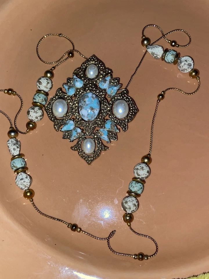 Hermoso broche y pendientes de clip Sarah Coventry años 60 en azul huevo petirrojo Foto 2 de 4