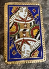 VINTAGE QUEEN OF DIAMONDS GOLD TONE METAL PILL BOX / TRINKET BOX ESTATE FIND