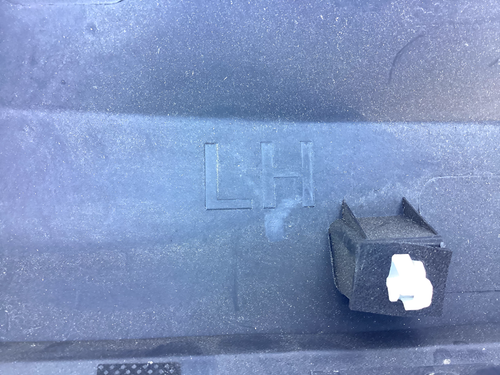 2013-2018 Hyundai Santa Fe Sport rear left door molding OEM - Picture 11 of 12