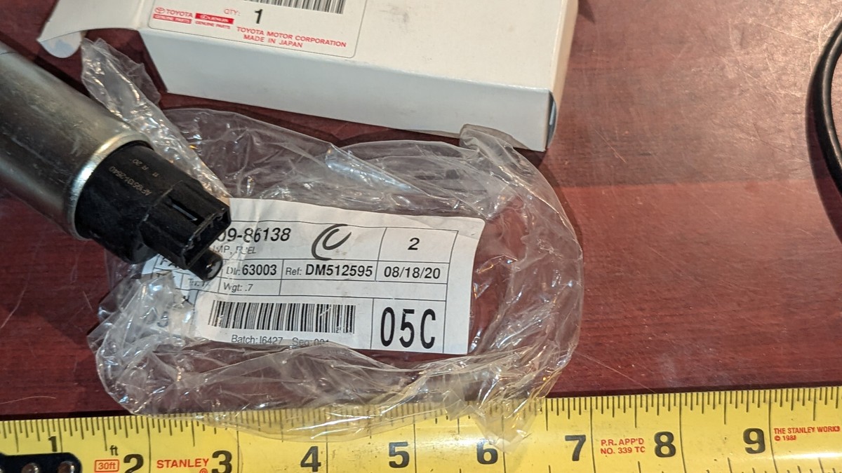 未使用　タグ付き　10-11 Newcastle 9番CARROLLＰＵＭＡ　M 0400986138 Genuine Toyota Kit Pump Fuel 04009-86138 for sale