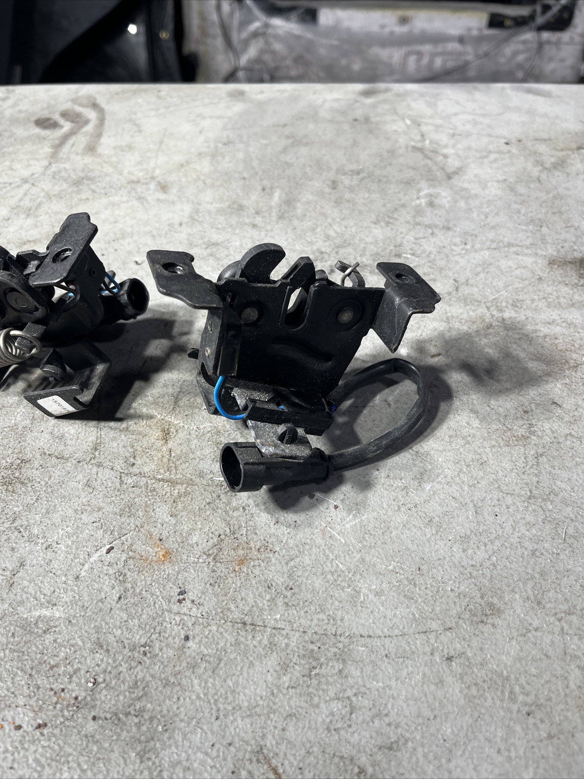2014-2019 MASERATI GHIBLI S FRONT HOOD LOCK LATCH SET LEFT AND RIGHT OEM