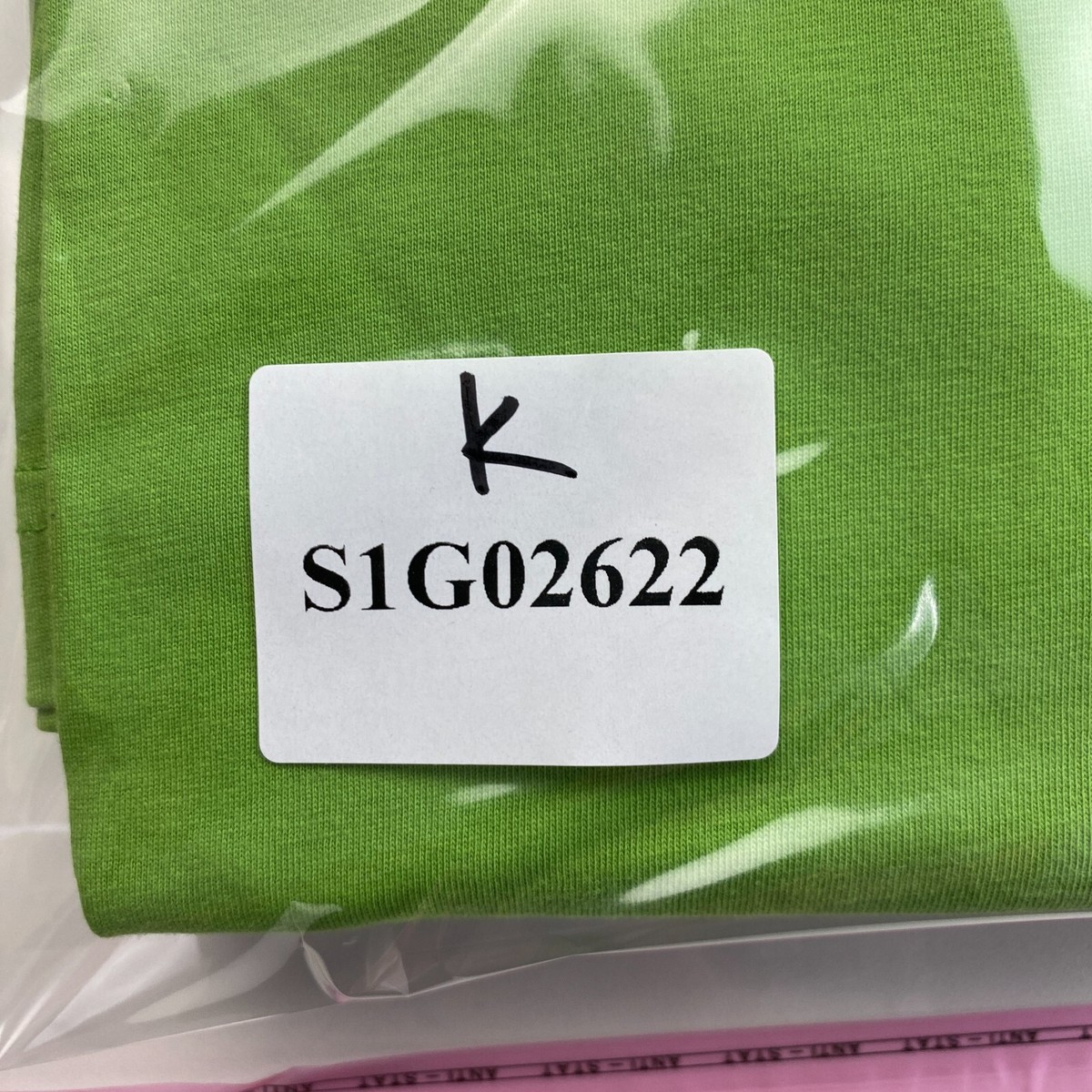 T-shirt GANT Vert Col V – Taille M, Coupe Slim – Neuf Avec Défaut