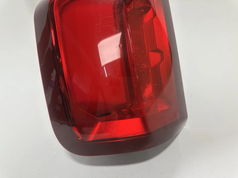 2019-2023 雪佛兰索罗德 1500 尾灯 LH 司机侧 84678149 GM2800311 — 第 4/4 张图片