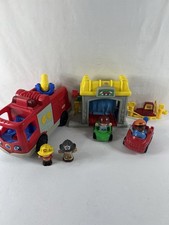 Fisher Price Little People Main Street Car Wash Gas Station Fire Truck 4 LPeople