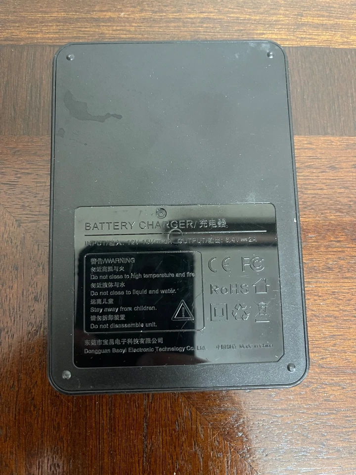 Pixel HC2 双电池充电器 适用于 F-970 / 2x F-070 / NP F550/F570/F96 — 第 3/4 张图片