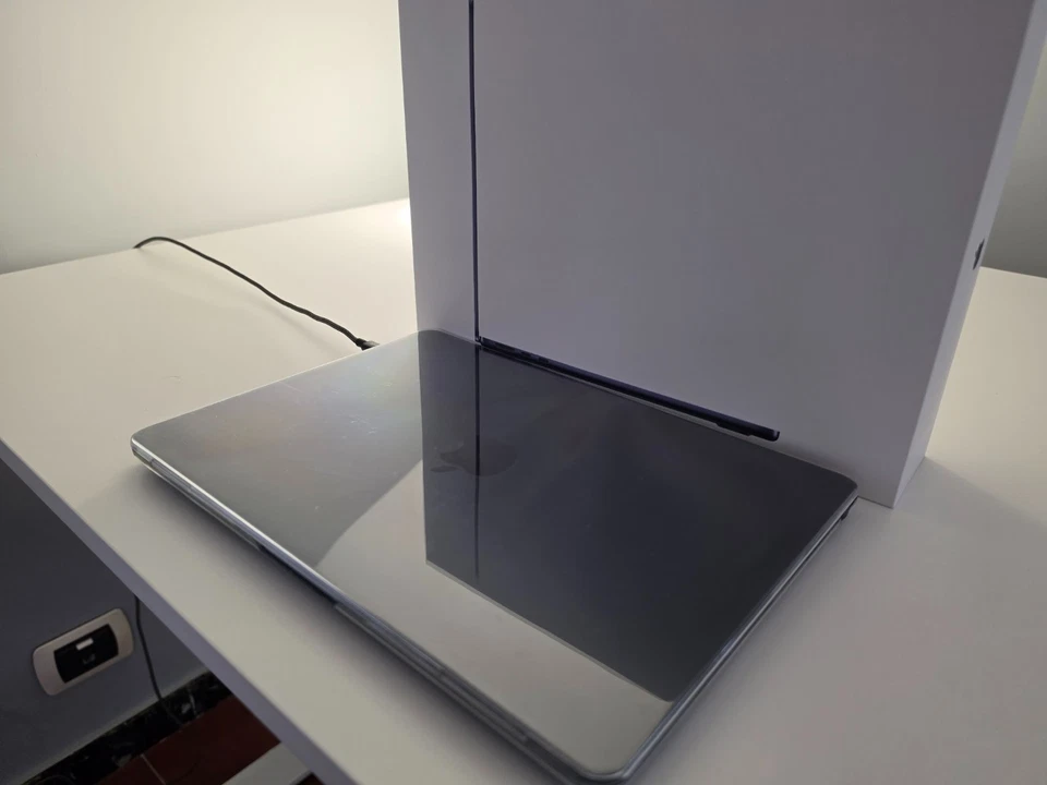 Apple MacBook Air 13" M4 · 16GB · 512GB, foto 3 di 5