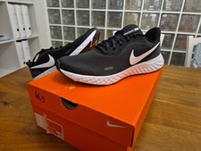 Nike Herren Laufschuhe Revolution 5 Schwarz Grösse 44,5 US 10,5 Neu Mit Karton